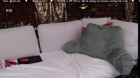 Whitney online show from 01/07/25, 04:18