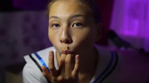 Snapshot of vivien_cutie chatting on 09/15/25, 03:56 vivien_cutie online show from 09/15/25, 03:56