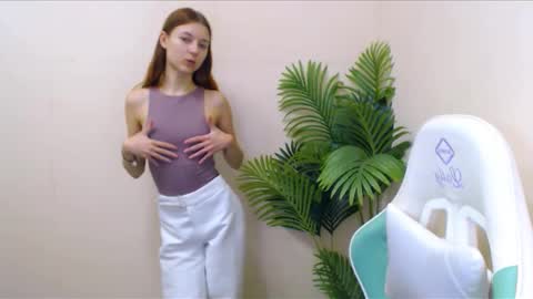 Vivien online show from 12/06/24, 07:12