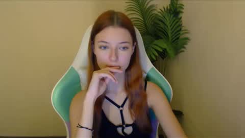 Vivien online show from 12/12/24, 09:40