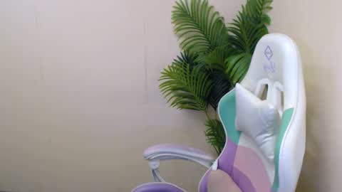 Vivien online show from 01/21/25, 09:36