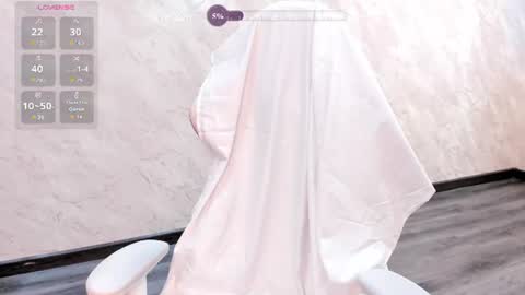 Snapshot of vivien_montclair chatting on 07/07/26, 12:24 Vivien online show from 07/07/26, 12:24