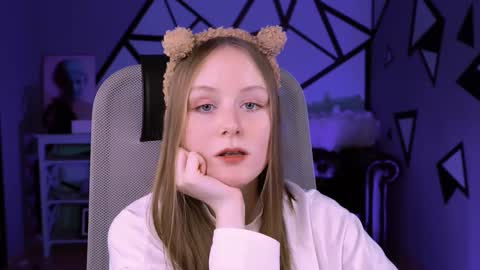 Vivien online show from 02/13/25, 01:48