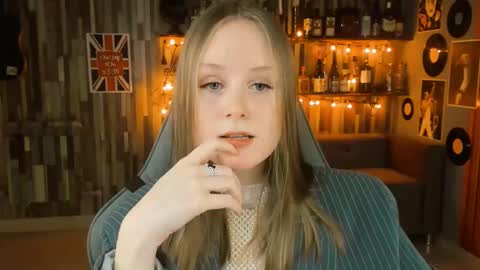 Vivien online show from 02/20/25, 04:14