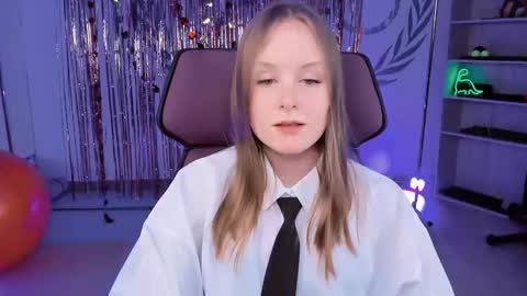 Vivien online show from 03/09/25, 12:09