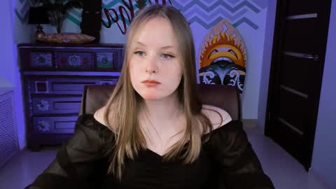 Vivien online show from 03/12/25, 01:08