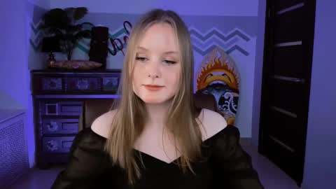 Vivien online show from 03/12/25, 04:13