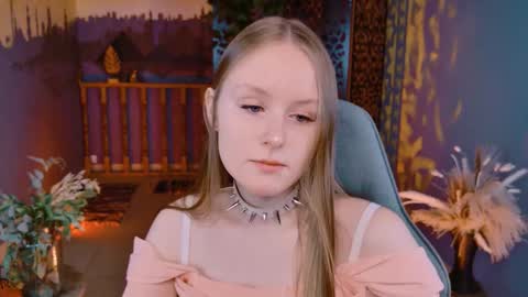 Vivien online show from 09/11/25, 09:09