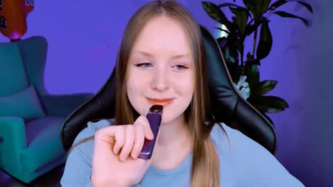 Vivien online show from 09/18/25, 11:12