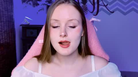 Vivien online show from 10/05/25, 01:31