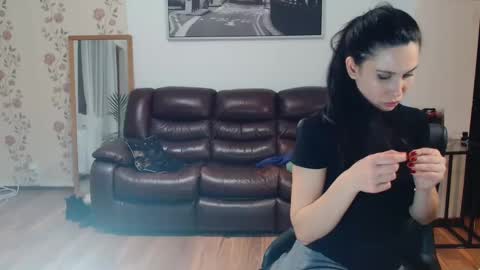 vivienne online show from 03/08/25, 06:47
