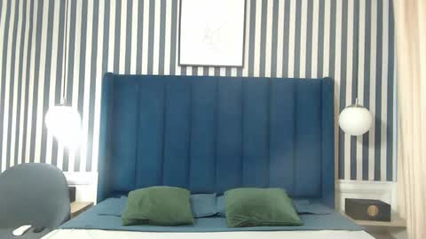 Vivian  online show from 09/18/25, 12:18