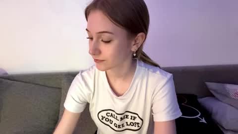 Snapshot of viviennewanko chatting on 04/19/26, 06:10 Kristy online show from 04/19/26, 06:10