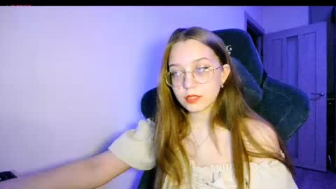 Snapshot of vivivivikkie chatting on 07/17/26, 09:52 vivivivikkie online show from 07/17/26, 09:52