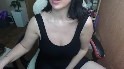 Snapshot of vivo244 chatting on 05/19/26, 11:33 Eva online show from 05/19/26, 11:33