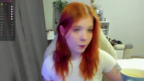 Snapshot of vivy_ chatting on 06/19/26, 08:23 chatur babes online show from 06/19/26, 08:23