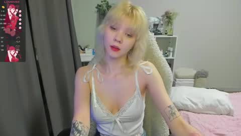 Snapshot of vivy_ chatting on 06/22/26, 09:01 chatur babes online show from 06/22/26, 09:01