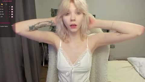 Snapshot of vivy_ chatting on 07/21/26, 08:33 chatur babes online show from 07/21/26, 08:33