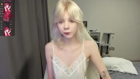 Snapshot of vivy_ chatting on 08/03/26, 08:12 chatur babes online show from 08/03/26, 08:12