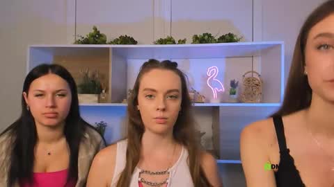 vivy_star online show from 10/09/25, 08:56