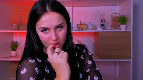 vivy_star online show from 10/26/25, 08:15