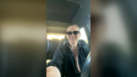 Snapshot of vixen1222 chatting on 05/31/26, 02:46 vixen1222 online show from 05/31/26, 02:46