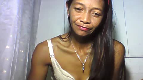Snapshot of vixen_lina chatting on 06/19/26, 06:01 vixen_lina online show from 06/19/26, 06:01