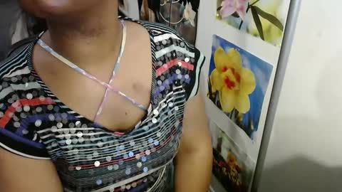 Snapshot of vixenfyre chatting on 01/17/25, 11:38 Vixen Fyre online show from 01/17/25, 11:38