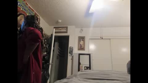 Snapshot of vixenfyre chatting on 11/16/25, 07:03 Vixen Fyre online show from 11/16/25, 07:03