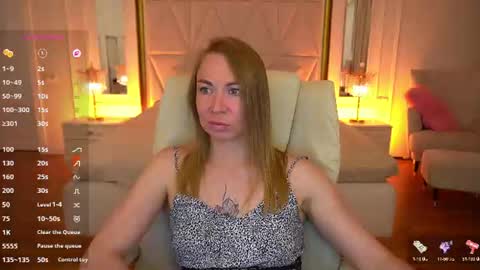 Snapshot of vixenmuse chatting on 06/11/26, 09:24 Ur Lady online show from 06/11/26, 09:24