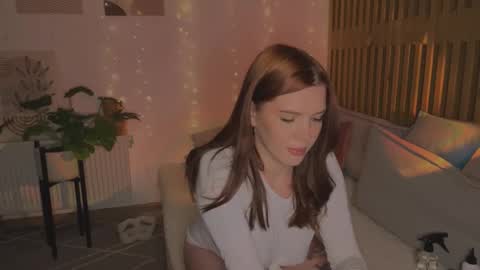 Snapshot of vixensinss chatting on 02/15/26, 08:16 Sofia online show from 02/15/26, 08:16