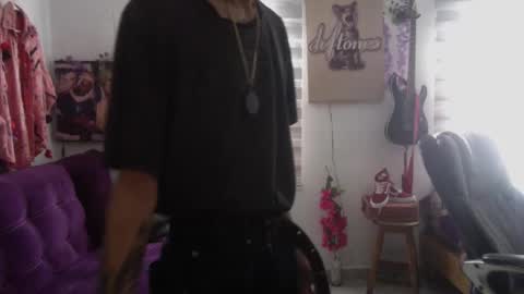 Snapshot of vl21cm chatting on 09/08/25, 06:07 vl21cm online show from 09/08/25, 06:07