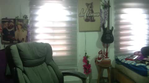 Snapshot of vl21cm chatting on 09/13/25, 04:40 vl21cm online show from 09/13/25, 04:40