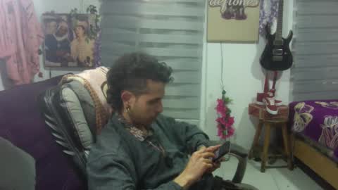 Snapshot of vl21cm chatting on 09/24/25, 07:23 vl21cm online show from 09/24/25, 07:23