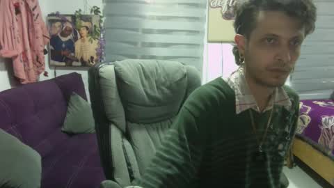 Snapshot of vl21cm chatting on 09/25/25, 09:24 vl21cm online show from 09/25/25, 09:24