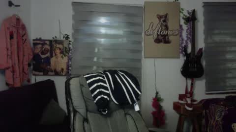 Snapshot of vl21cm chatting on 10/05/25, 07:17 vl21cm online show from 10/05/25, 07:17