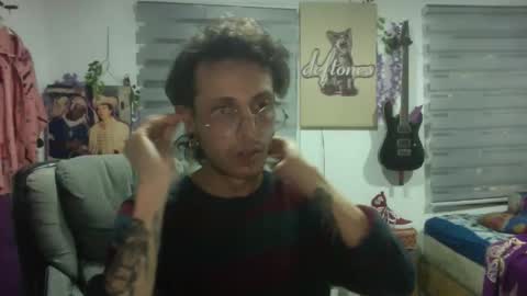 Snapshot of vl21cm chatting on 10/26/25, 08:53 vl21cm online show from 10/26/25, 08:53