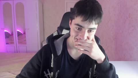 Snapshot of vlad1605 chatting on 01/14/25, 02:43 Martin online show from 01/14/25, 02:43