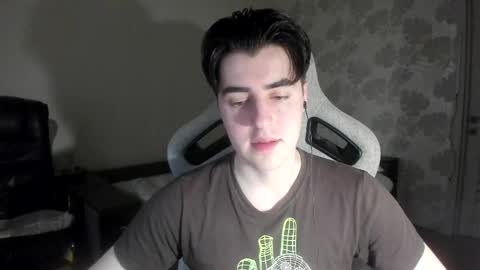 Snapshot of vlad1605 chatting on 05/11/26, 02:23 Martin online show from 05/11/26, 02:23