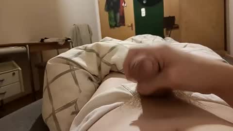 Snapshot of voeckler2 chatting on 12/31/24, 01:15 voeckler2 online show from 12/31/24, 01:15