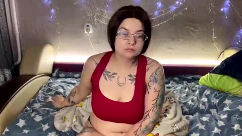 Snapshot of volshebnik_130 chatting on 02/01/25, 05:37 Volshebnik1302 online show from 02/01/25, 05:37