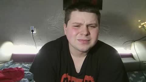 Snapshot of volshebnik_130 chatting on 02/25/25, 03:16 Volshebnik1302 online show from 02/25/25, 03:16