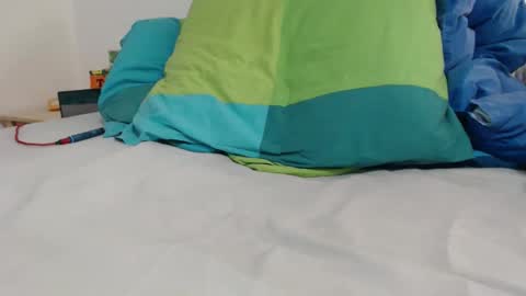 Snapshot of volvic_0904 chatting on 03/04/26, 08:15 volvic_0904 online show from 03/04/26, 08:15