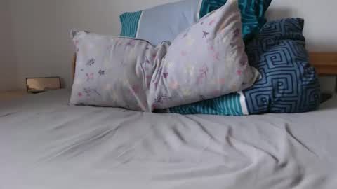 Snapshot of volvic_0904 chatting on 03/08/26, 08:40 volvic_0904 online show from 03/08/26, 08:40