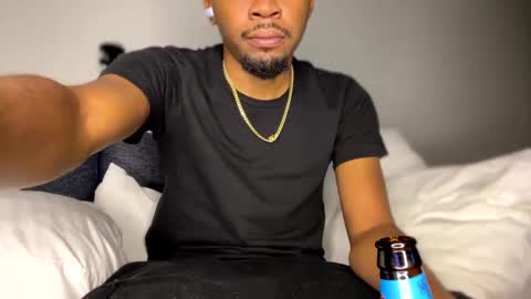 Snapshot of voodoodxck chatting on 01/25/25, 03:40 voodoodxck online show from 01/25/25, 03:40