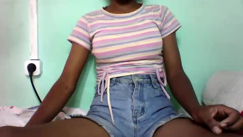 vounialdy online show from 01/28/25, 02:21