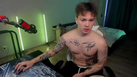 Snapshot of vova_belkin_ chatting on 04/03/26, 10:13 vova online show from 04/03/26, 10:13