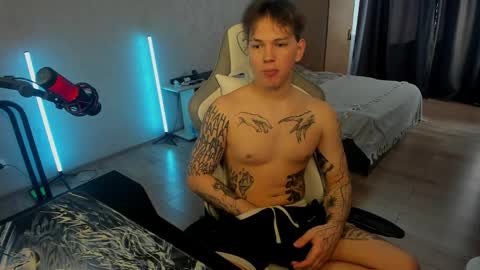 Snapshot of vova_belkin_ chatting on 04/13/26, 10:32 vova online show from 04/13/26, 10:32