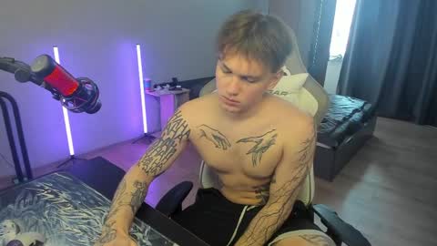 Snapshot of vova_belkin_ chatting on 04/27/26, 10:13 vova online show from 04/27/26, 10:13