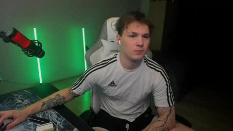 Snapshot of vova_belkin_ chatting on 05/17/26, 06:04 vova online show from 05/17/26, 06:04